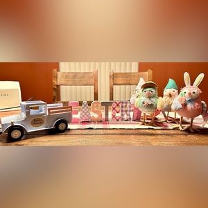 Spritz 2023 Easter Featherly Friends and Decoration